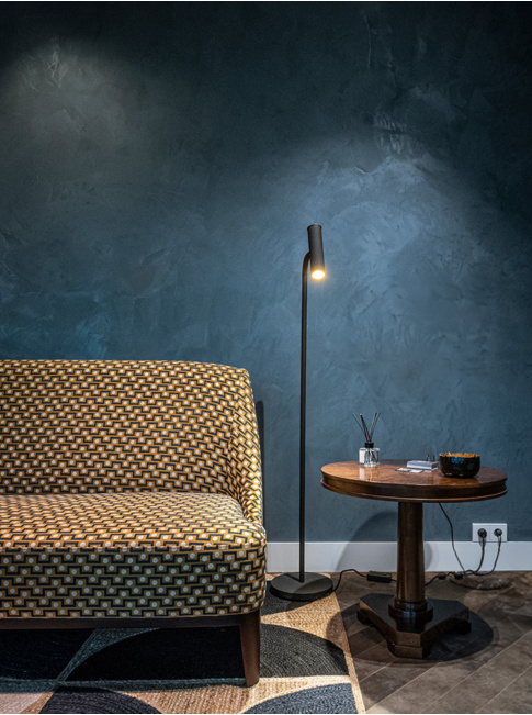 Hicks reading vloerlamp zwart ontworpen door Hip Studio