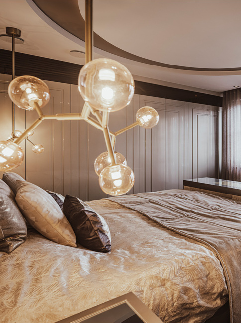 Lightning chandelier s 6-light brass designed by Patrick Russ