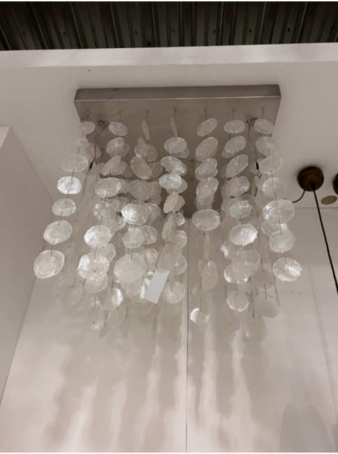 Shell plafondlamp 70 x 70cm ontworpen door Robert Kolenik